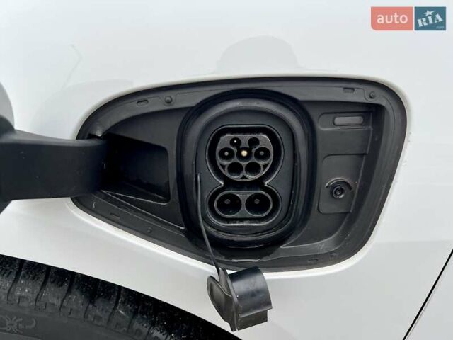 Белый Ягуар I-Pace, объемом двигателя 0 л и пробегом 105 тыс. км за 24999 $, фото 17 на Automoto.ua