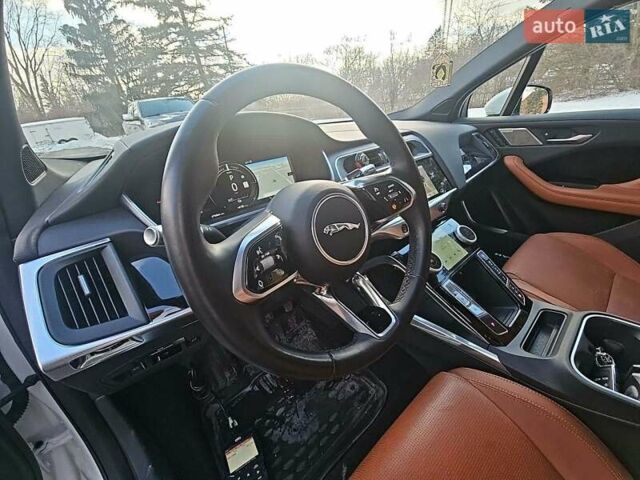 Белый Ягуар I-Pace, объемом двигателя 0 л и пробегом 123 тыс. км за 18000 $, фото 6 на Automoto.ua