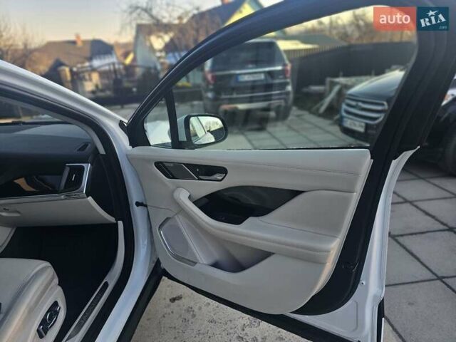 Белый Ягуар I-Pace, объемом двигателя 0 л и пробегом 101 тыс. км за 24700 $, фото 35 на Automoto.ua