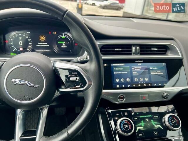 Белый Ягуар I-Pace, объемом двигателя 0 л и пробегом 105 тыс. км за 24999 $, фото 37 на Automoto.ua