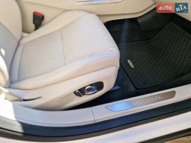 Білий Ягуар I-Pace, об'ємом двигуна 0 л та пробігом 50 тис. км за 48000 $, фото 43 на Automoto.ua