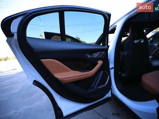 Белый Ягуар I-Pace, объемом двигателя 0 л и пробегом 36 тыс. км за 43000 $, фото 27 на Automoto.ua