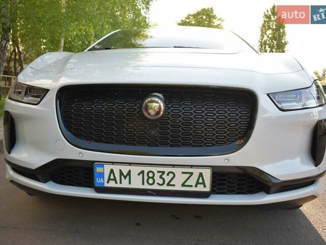 Белый Ягуар I-Pace, объемом двигателя 0 л и пробегом 61 тыс. км за 25000 $, фото 7 на Automoto.ua