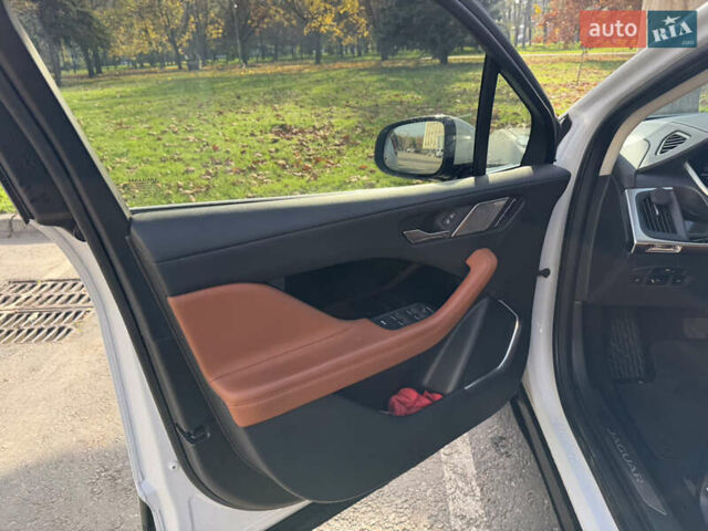 Білий Ягуар I-Pace, об'ємом двигуна 0 л та пробігом 47 тис. км за 35500 $, фото 1 на Automoto.ua