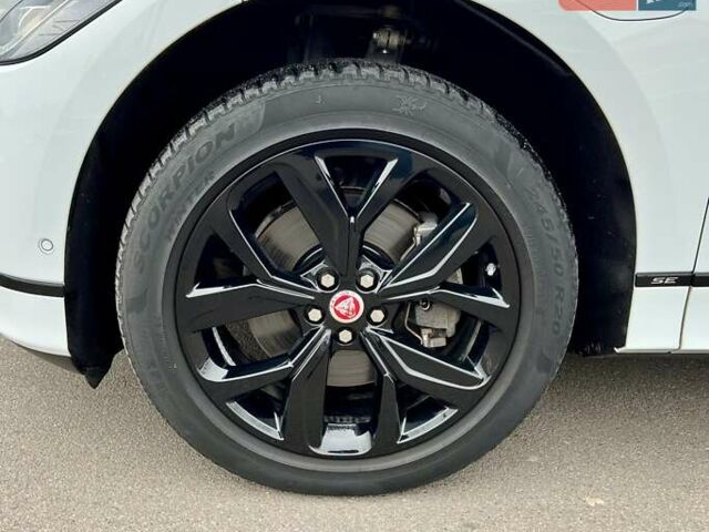 Белый Ягуар I-Pace, объемом двигателя 0 л и пробегом 105 тыс. км за 24999 $, фото 16 на Automoto.ua
