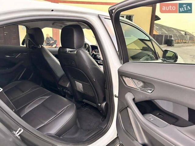 Белый Ягуар I-Pace, объемом двигателя 0 л и пробегом 127 тыс. км за 27699 $, фото 11 на Automoto.ua