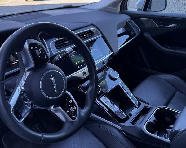 Белый Ягуар I-Pace, объемом двигателя 0 л и пробегом 83 тыс. км за 23200 $, фото 26 на Automoto.ua