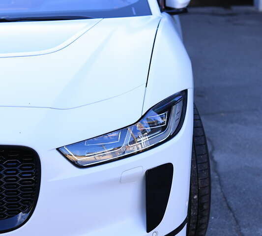 Белый Ягуар I-Pace, объемом двигателя 0 л и пробегом 36 тыс. км за 43000 $, фото 40 на Automoto.ua