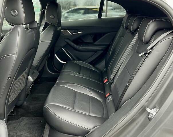 Белый Ягуар I-Pace, объемом двигателя 0 л и пробегом 105 тыс. км за 24999 $, фото 31 на Automoto.ua