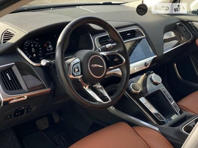 Белый Ягуар I-Pace, объемом двигателя 0 л и пробегом 54 тыс. км за 31999 $, фото 9 на Automoto.ua