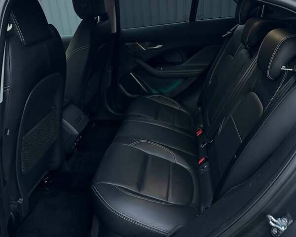 Белый Ягуар I-Pace, объемом двигателя 0 л и пробегом 101 тыс. км за 24700 $, фото 82 на Automoto.ua