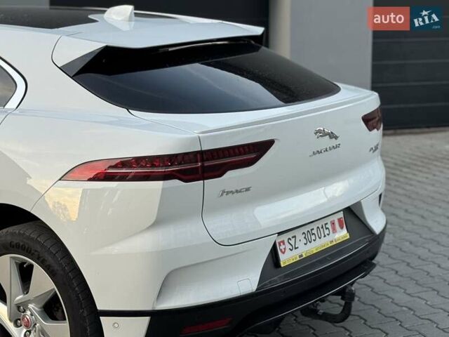Білий Ягуар I-Pace, об'ємом двигуна 0 л та пробігом 117 тис. км за 24990 $, фото 32 на Automoto.ua
