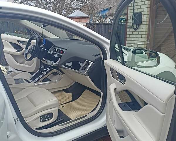 Белый Ягуар I-Pace, объемом двигателя 0 л и пробегом 118 тыс. км за 25800 $, фото 14 на Automoto.ua