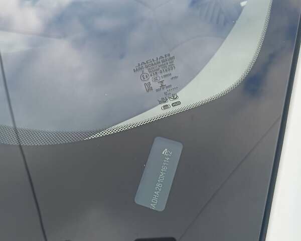Белый Ягуар I-Pace, объемом двигателя 0 л и пробегом 118 тыс. км за 25800 $, фото 13 на Automoto.ua