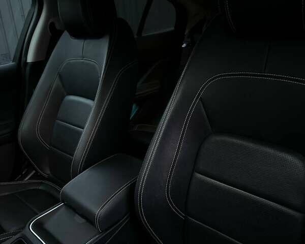 Белый Ягуар I-Pace, объемом двигателя 0 л и пробегом 101 тыс. км за 24700 $, фото 46 на Automoto.ua