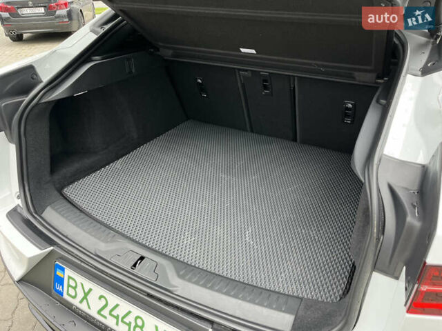 Білий Ягуар I-Pace, об'ємом двигуна 0 л та пробігом 55 тис. км за 28000 $, фото 15 на Automoto.ua