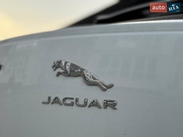 Білий Ягуар I-Pace, об'ємом двигуна 0 л та пробігом 117 тис. км за 24990 $, фото 36 на Automoto.ua