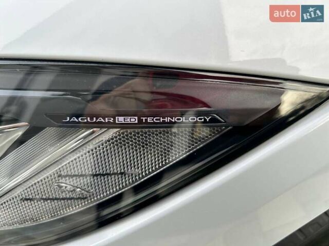 Белый Ягуар I-Pace, объемом двигателя 0 л и пробегом 101 тыс. км за 24700 $, фото 30 на Automoto.ua