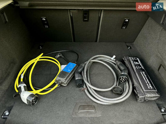 Белый Ягуар I-Pace, объемом двигателя 0 л и пробегом 40 тыс. км за 31400 $, фото 40 на Automoto.ua