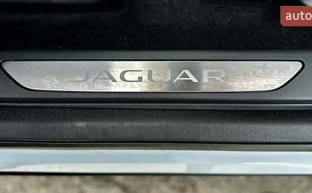 Белый Ягуар I-Pace, объемом двигателя 0 л и пробегом 40 тыс. км за 31400 $, фото 31 на Automoto.ua