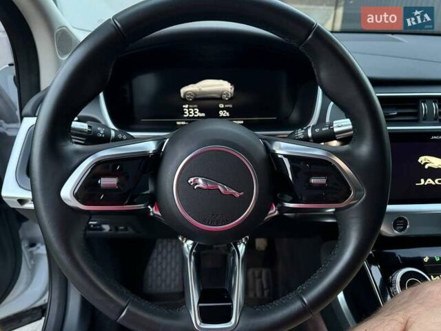 Белый Ягуар I-Pace, объемом двигателя 0 л и пробегом 101 тыс. км за 24700 $, фото 93 на Automoto.ua