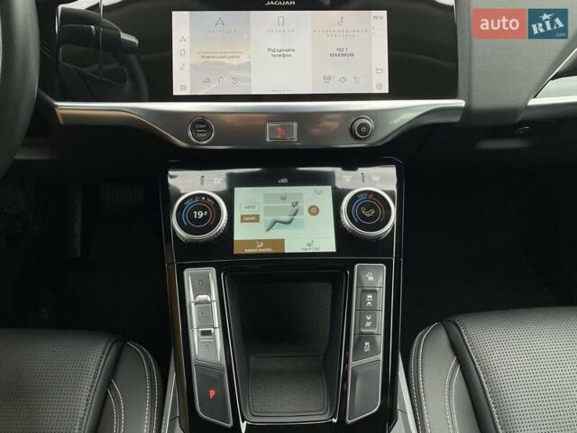 Белый Ягуар I-Pace, объемом двигателя 0 л и пробегом 24 тыс. км за 30700 $, фото 46 на Automoto.ua