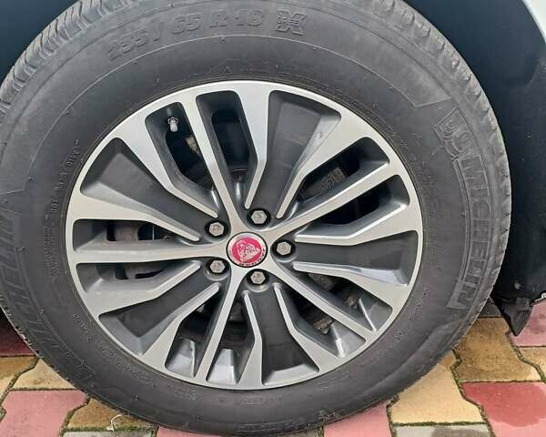 Белый Ягуар I-Pace, объемом двигателя 0 л и пробегом 118 тыс. км за 25800 $, фото 22 на Automoto.ua