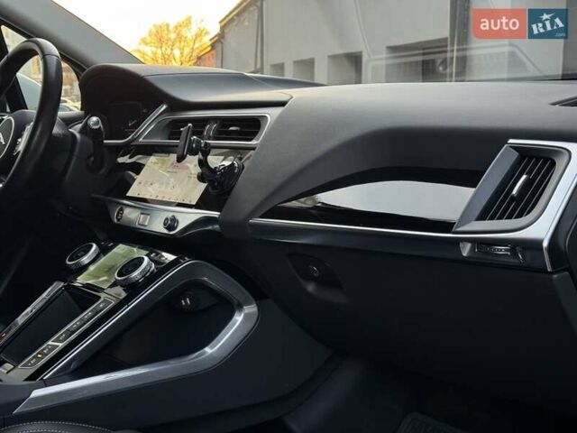 Белый Ягуар I-Pace, объемом двигателя 0 л и пробегом 117 тыс. км за 24990 $, фото 69 на Automoto.ua