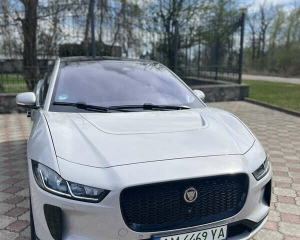 Белый Ягуар I-Pace, объемом двигателя 0 л и пробегом 100 тыс. км за 29500 $, фото 1 на Automoto.ua