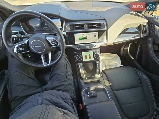 Белый Ягуар I-Pace, объемом двигателя 0 л и пробегом 32 тыс. км за 10000 $, фото 5 на Automoto.ua