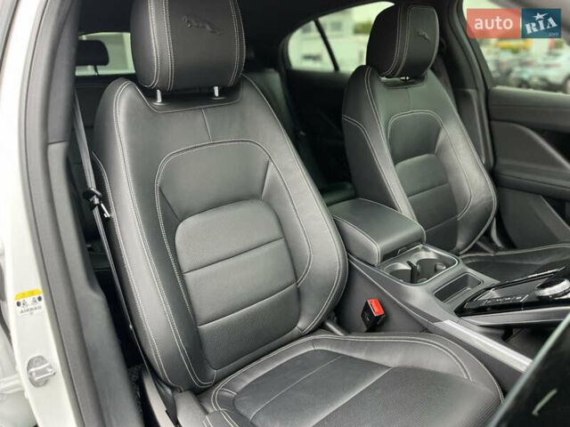 Белый Ягуар I-Pace, объемом двигателя 0 л и пробегом 57 тыс. км за 27500 $, фото 10 на Automoto.ua