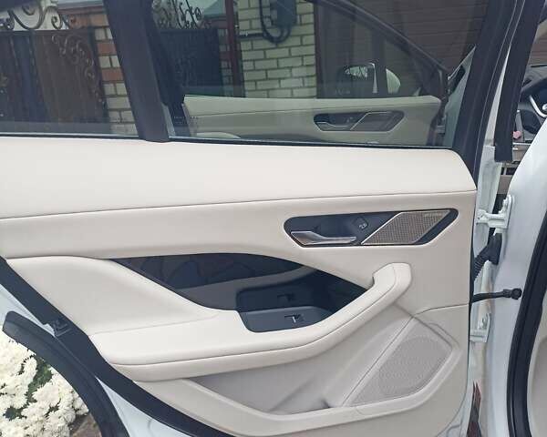 Белый Ягуар I-Pace, объемом двигателя 0 л и пробегом 118 тыс. км за 25800 $, фото 9 на Automoto.ua