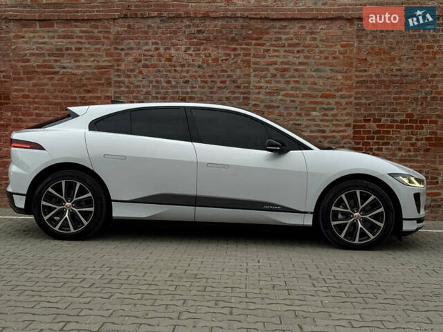 Белый Ягуар I-Pace, объемом двигателя 0 л и пробегом 44 тыс. км за 31999 $, фото 5 на Automoto.ua