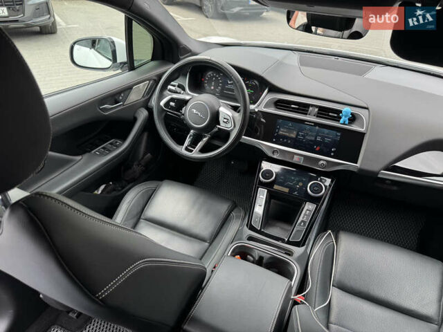 Белый Ягуар I-Pace, объемом двигателя 0 л и пробегом 52 тыс. км за 29000 $, фото 25 на Automoto.ua