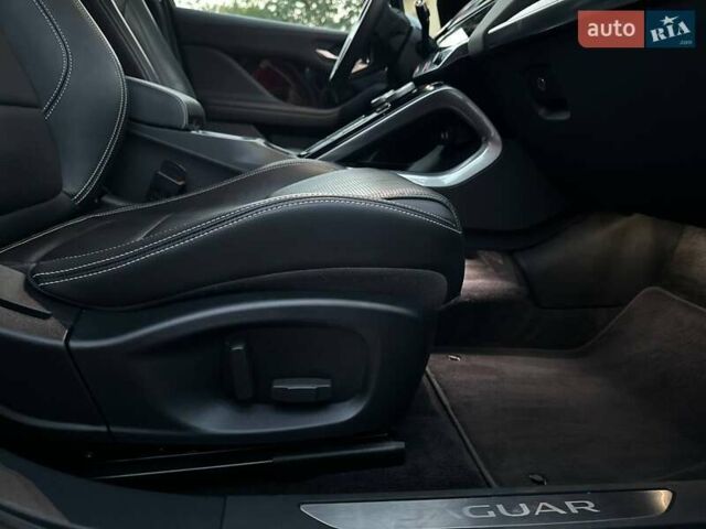 Белый Ягуар I-Pace, объемом двигателя 0 л и пробегом 101 тыс. км за 24700 $, фото 101 на Automoto.ua