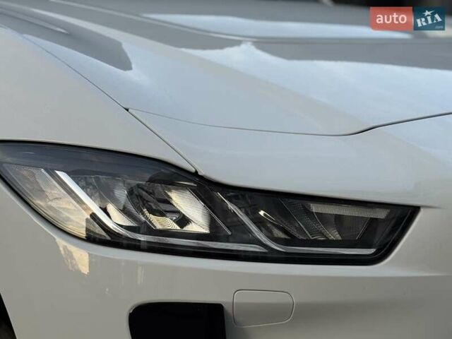 Білий Ягуар I-Pace, об'ємом двигуна 0 л та пробігом 117 тис. км за 24990 $, фото 6 на Automoto.ua
