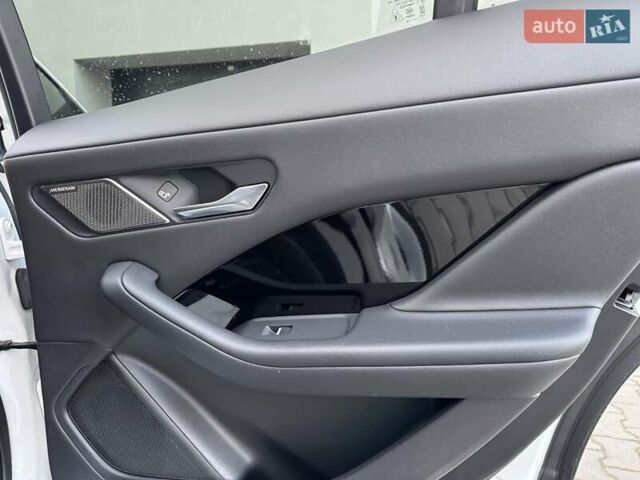 Белый Ягуар I-Pace, объемом двигателя 0 л и пробегом 117 тыс. км за 24990 $, фото 60 на Automoto.ua