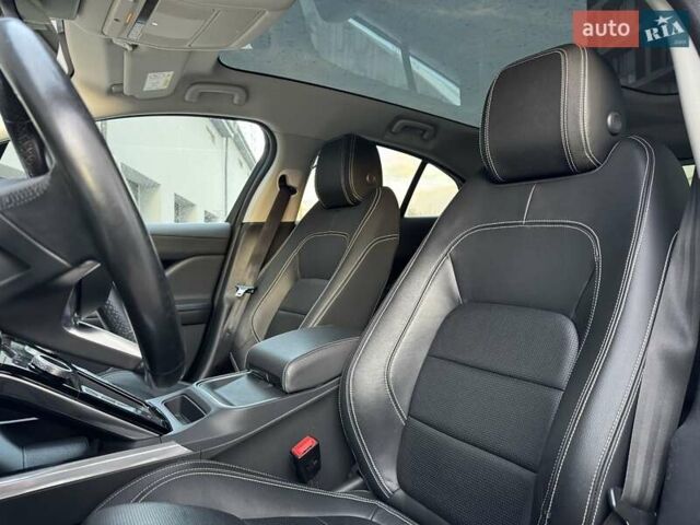 Белый Ягуар I-Pace, объемом двигателя 0 л и пробегом 117 тыс. км за 24990 $, фото 52 на Automoto.ua