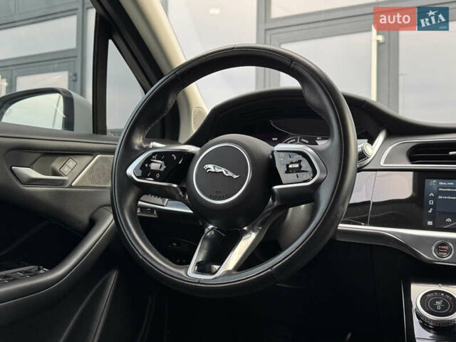 Белый Ягуар I-Pace, объемом двигателя 0 л и пробегом 75 тыс. км за 28700 $, фото 39 на Automoto.ua