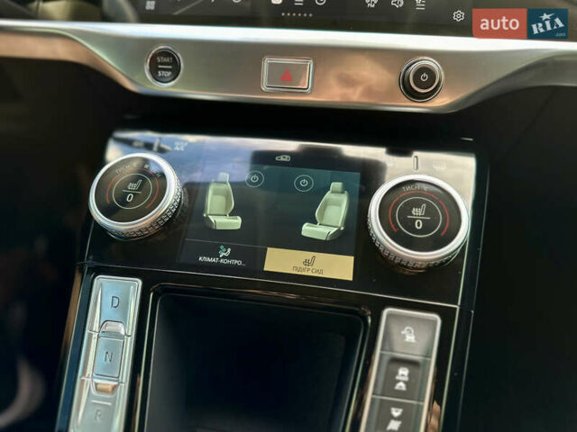 Белый Ягуар I-Pace, объемом двигателя 0 л и пробегом 40 тыс. км за 31400 $, фото 39 на Automoto.ua