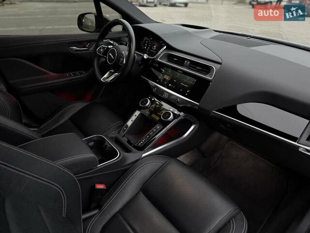 Белый Ягуар I-Pace, объемом двигателя 0 л и пробегом 44 тыс. км за 31999 $, фото 8 на Automoto.ua