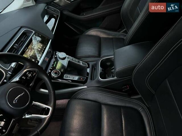 Белый Ягуар I-Pace, объемом двигателя 0 л и пробегом 101 тыс. км за 24700 $, фото 86 на Automoto.ua