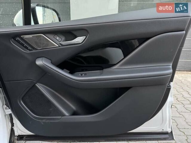 Білий Ягуар I-Pace, об'ємом двигуна 0 л та пробігом 117 тис. км за 24990 $, фото 66 на Automoto.ua