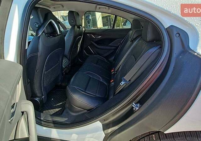 Белый Ягуар I-Pace, объемом двигателя 0 л и пробегом 29 тыс. км за 18500 $, фото 10 на Automoto.ua