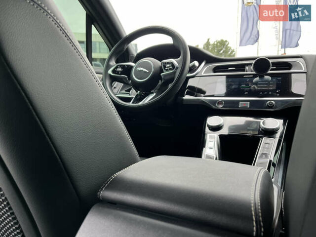 Белый Ягуар I-Pace, объемом двигателя 0 л и пробегом 57 тыс. км за 27500 $, фото 13 на Automoto.ua