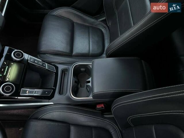 Белый Ягуар I-Pace, объемом двигателя 0 л и пробегом 101 тыс. км за 24700 $, фото 95 на Automoto.ua