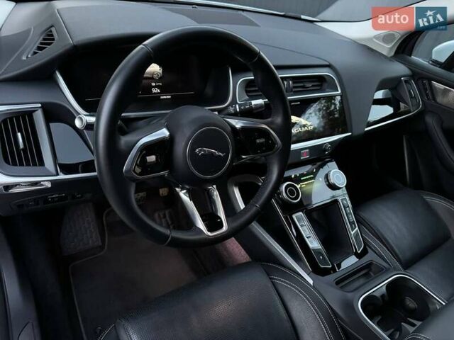 Белый Ягуар I-Pace, объемом двигателя 0 л и пробегом 101 тыс. км за 24700 $, фото 94 на Automoto.ua