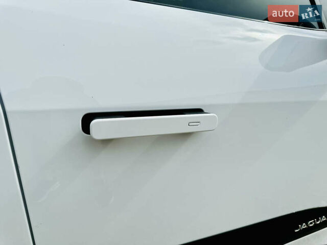 Белый Ягуар I-Pace, объемом двигателя 0 л и пробегом 40 тыс. км за 31400 $, фото 22 на Automoto.ua