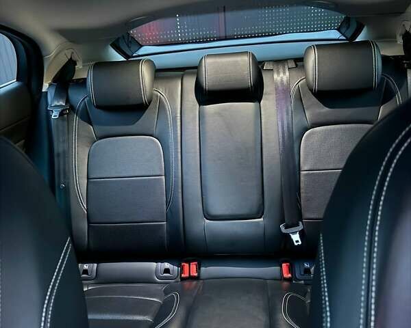 Белый Ягуар I-Pace, объемом двигателя 0 л и пробегом 101 тыс. км за 24700 $, фото 35 на Automoto.ua