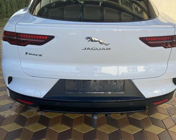Белый Ягуар I-Pace, объемом двигателя 0 л и пробегом 102 тыс. км за 24100 $, фото 3 на Automoto.ua
